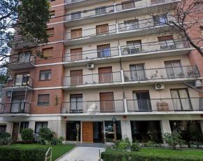 Alquiler 2 amb con balcón a la calle Alberdi 651
