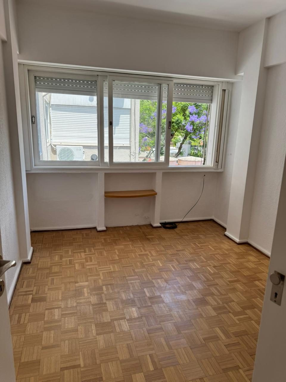 Alquiler - 3 Ambientes contrafrente Balcon a jardines
